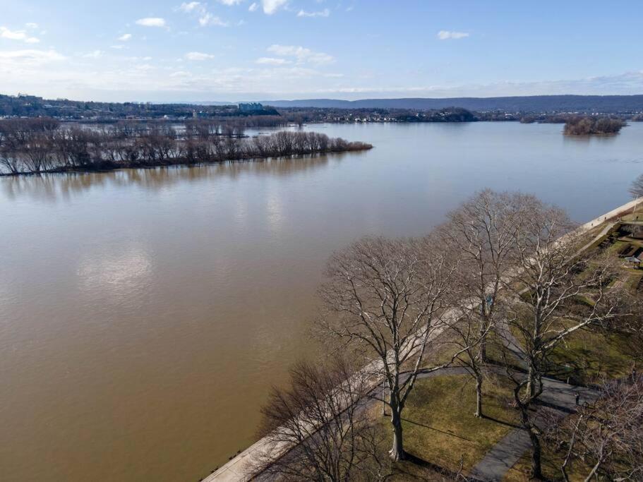 Flats On Front - Riverfront Gem Fast Wi-Fi 3F Гаррісберг Екстер'єр фото